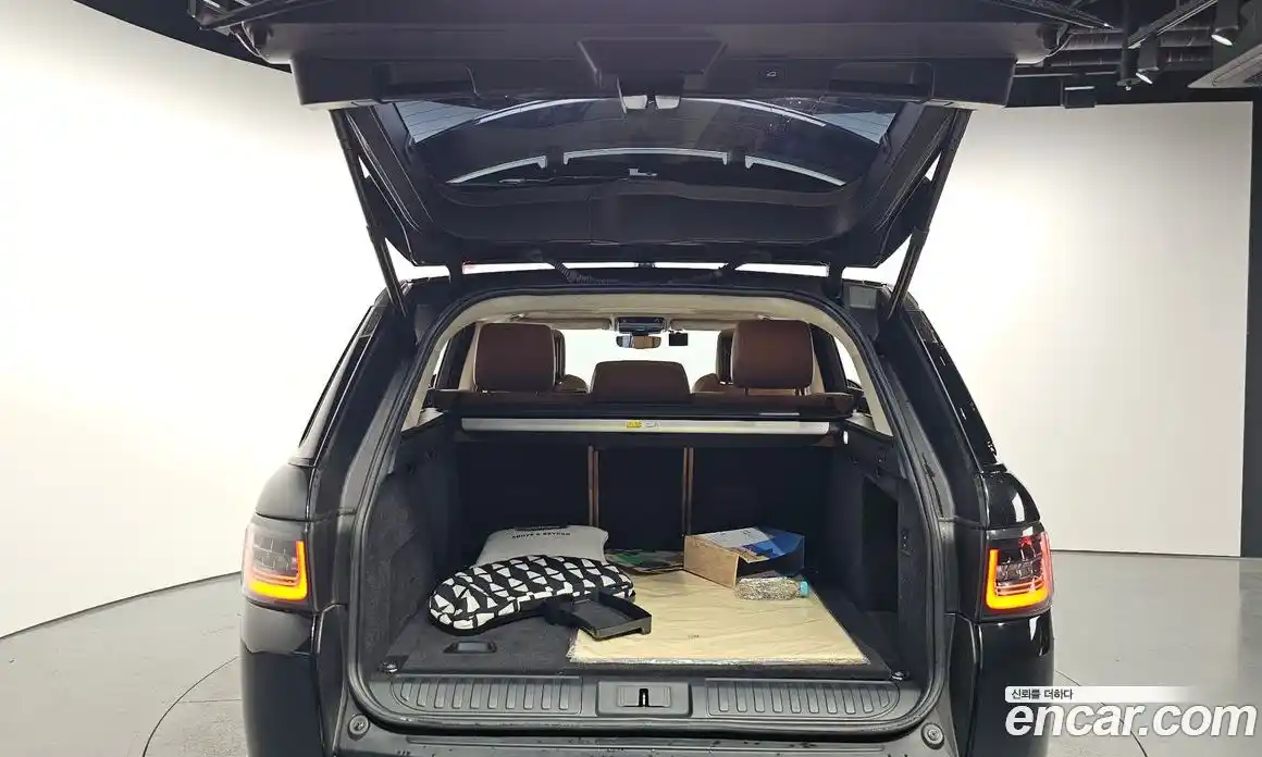 Land Rover Range-Rover Sport 2019 3.0 Автомат в Москве № 213325, фото 19