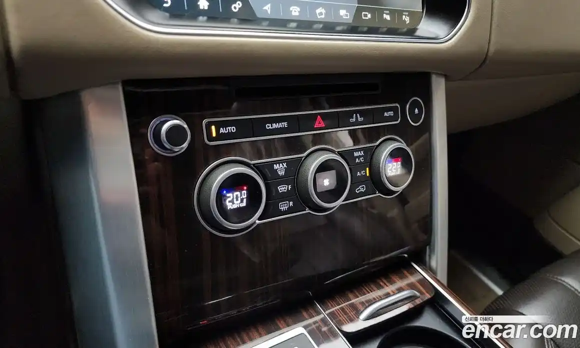 Land Rover Range-Rover 2017 4.4 Автомат в Москве № 213759, фото 18