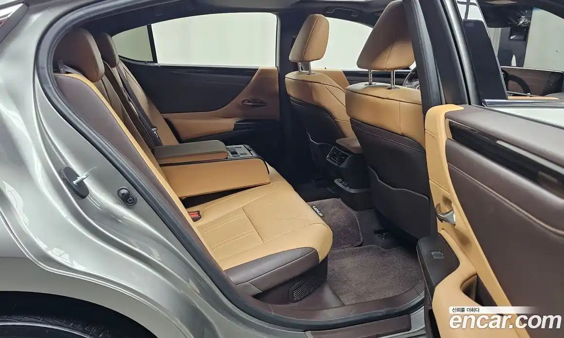 Lexus ES 2021 2.5 Автомат в Москве № 214662, фото 13