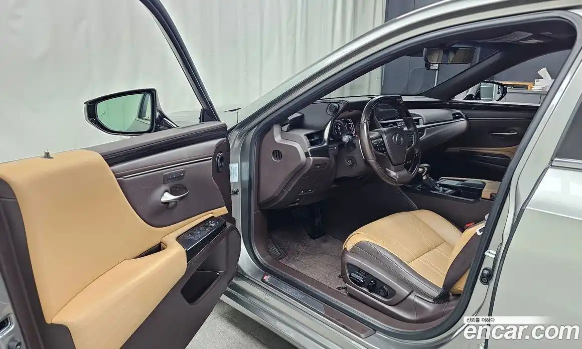 Lexus ES 2021 2.5 Автомат в Москве № 214662, фото 16