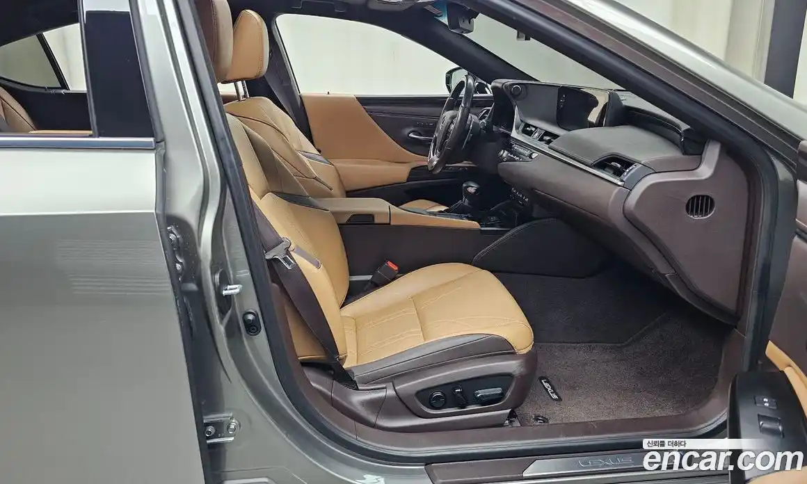 Lexus ES 2021 2.5 Автомат в Москве № 214662, фото 17