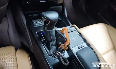 Lexus ES 2021 2.5 Автомат в Москве № 214662, миниатюра 2