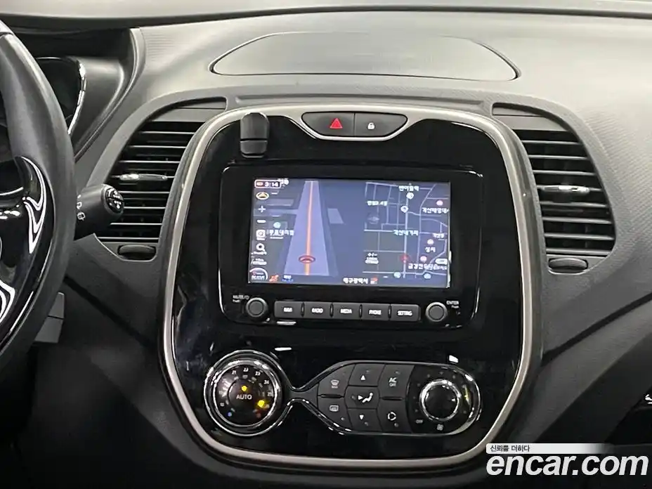 Renault QM3 2015 1.5 Автомат в Москве № 221754, фото 13