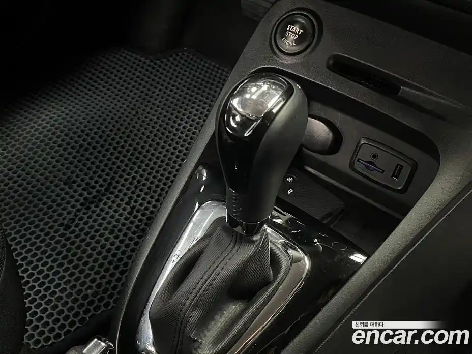 Renault QM3 2015 1.5 Автомат в Москве № 221754, фото 9