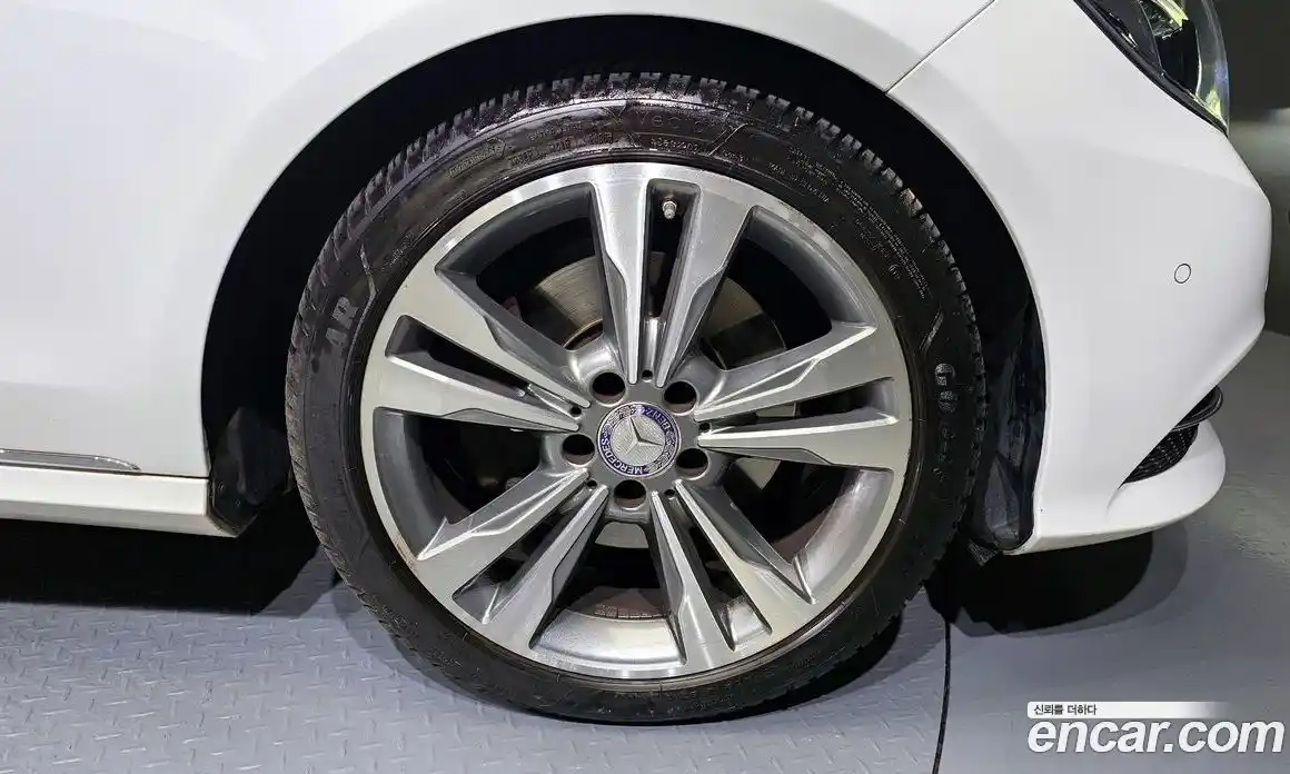 Mercedes-Benz E-Class 2015 3.5 Автомат в Москве № 223088, фото 16