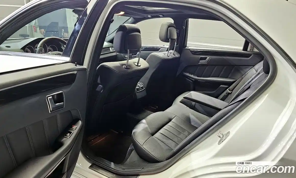 Mercedes-Benz E-Class 2015 3.5 Автомат в Москве № 223088, фото 3