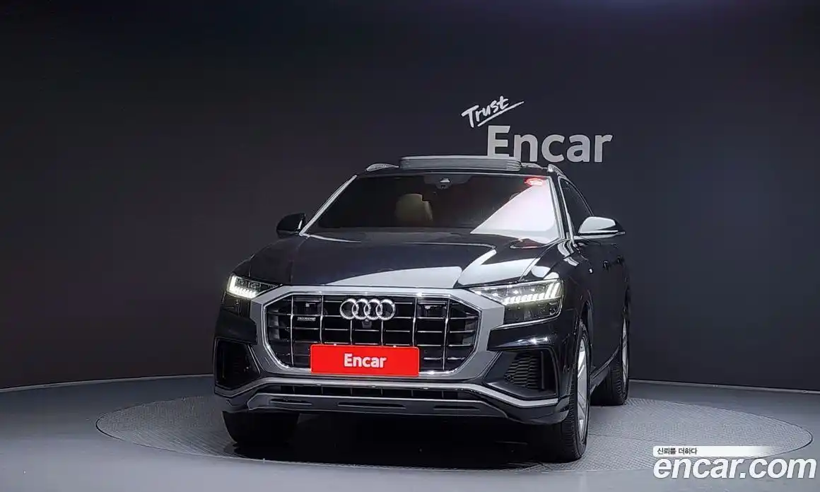 Audi Q8 2021 3.0 Автомат в Москве № 230111, фото 3