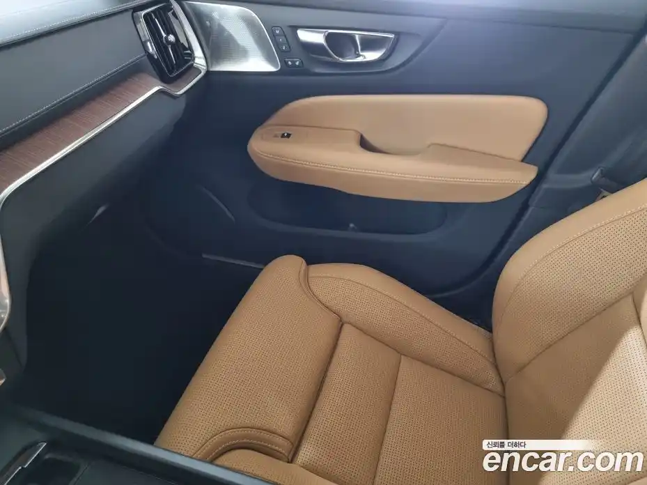 Volvo V60 2025 2.0 Автомат в Москве № 230729, фото 13