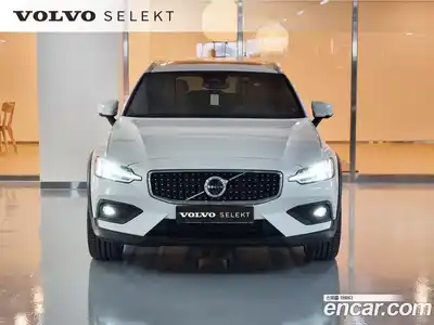 Volvo V60 2025 2.0 Автомат в Москве № 230729, миниатюра 3
