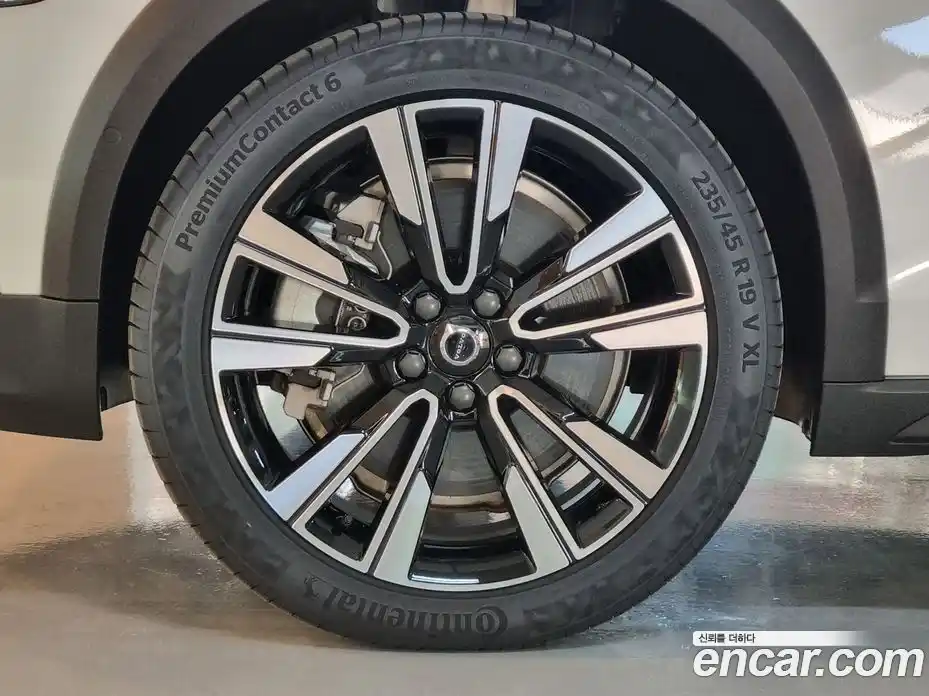 Volvo V60 2025 2.0 Автомат в Москве № 230729, фото 5