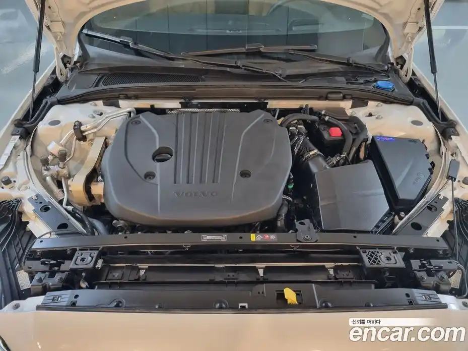 Volvo V60 2025 2.0 Автомат в Москве № 230729, фото 6