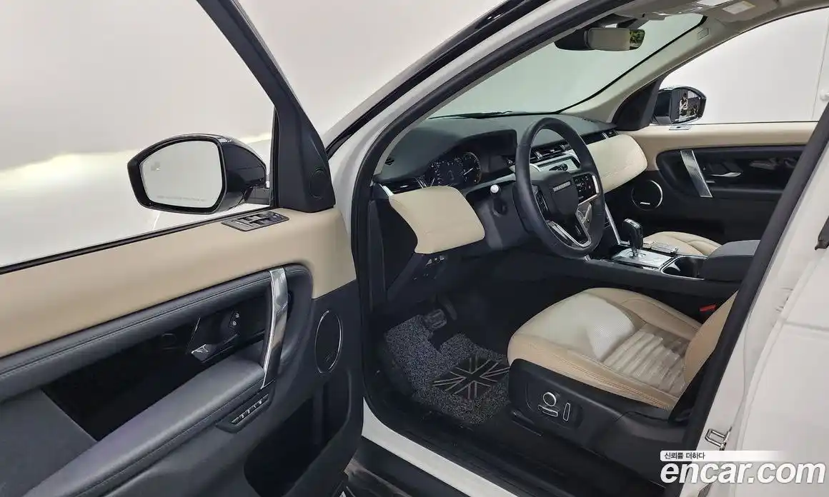 Land Rover Discovery Sport 2023 2.0 Автомат в Москве № 231249, фото 1