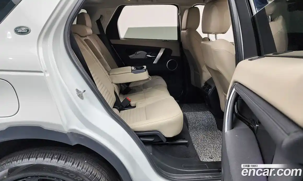 Land Rover Discovery Sport 2023 2.0 Автомат в Москве № 231249, фото 7