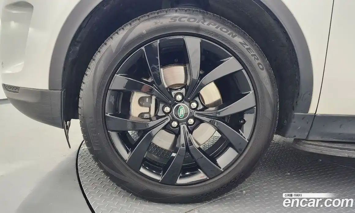 Land Rover Discovery Sport 2023 2.0 Автомат в Москве № 231249, фото 9