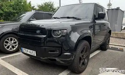 Land Rover Defender, 2023