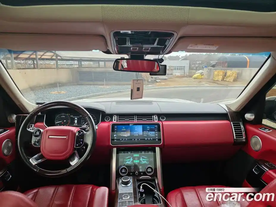 Land Rover Range-Rover 2015 4.4 Автомат в Москве № 231358, фото 13