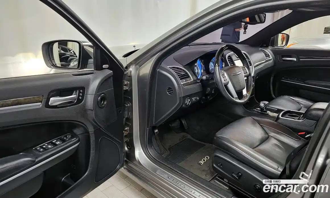 Chrysler 300C 2012 3.6 Автомат в Москве № 256753, фото 10