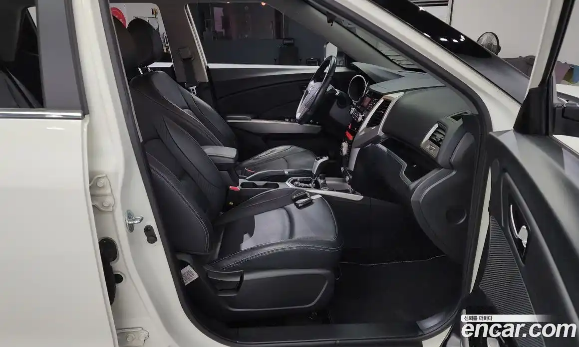 SsangYong TIBOLI 2015 1.6 Автомат в Москве № 260753, фото 12