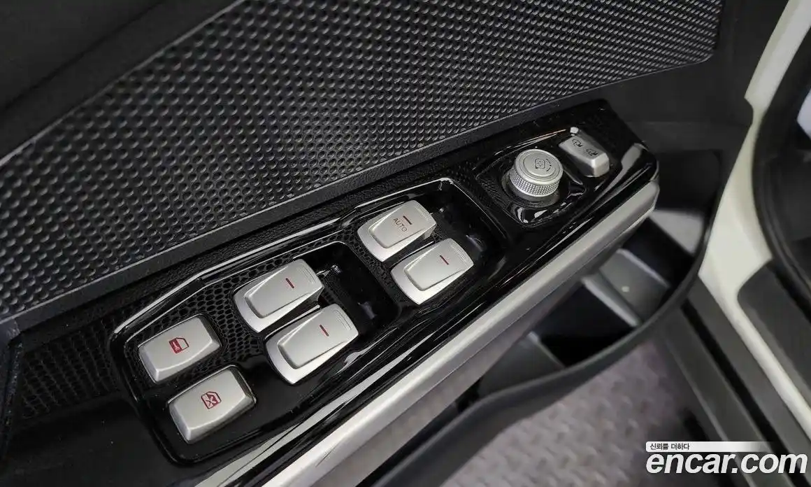 SsangYong TIBOLI 2015 1.6 Автомат в Москве № 260753, фото 16