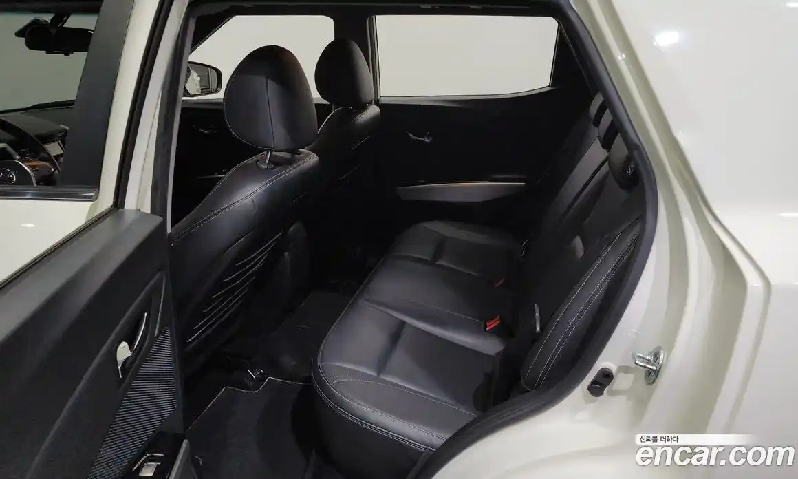 SsangYong TIBOLI 2015 1.6 Автомат в Москве № 260753, фото 17