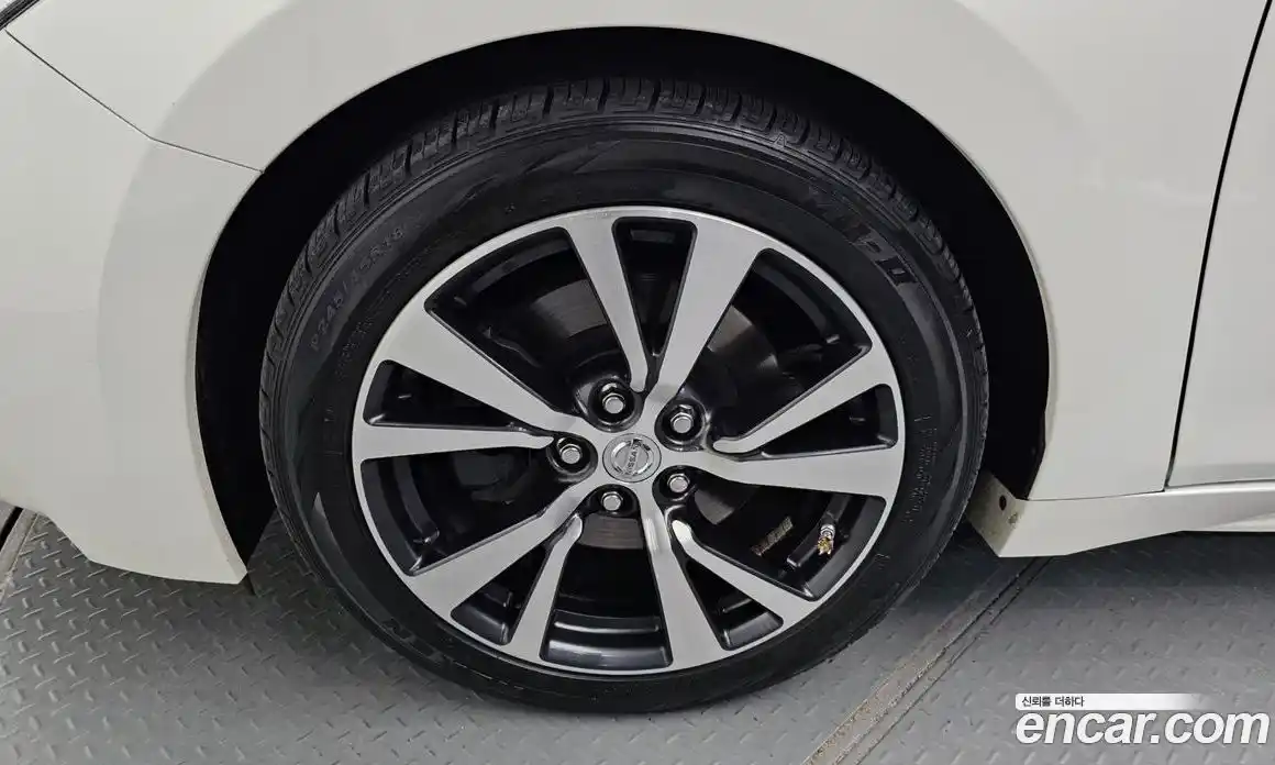 Nissan Maxima 2017 3.5 Автомат в Москве № 284973, фото 9