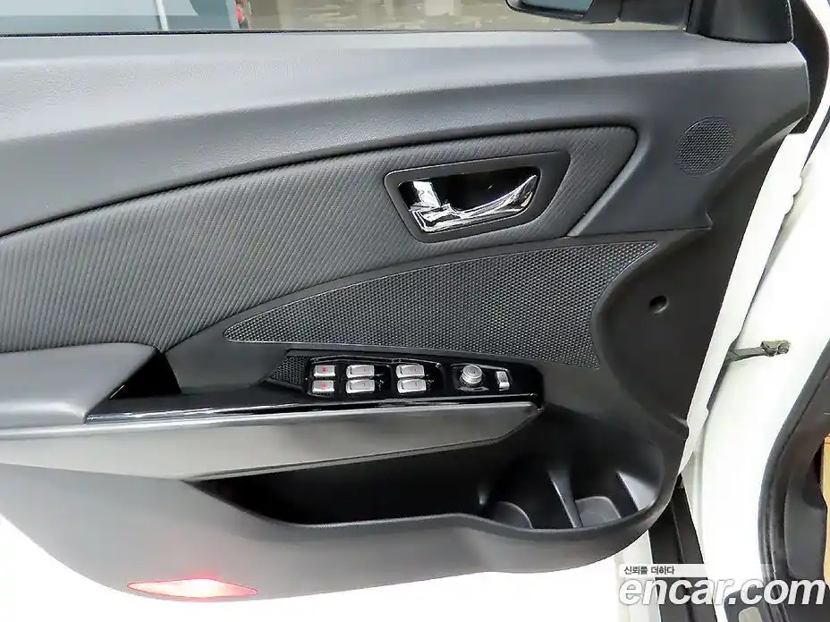 SsangYong TIBOLI 2018 1.6 Автомат в Москве № 28885, фото 13