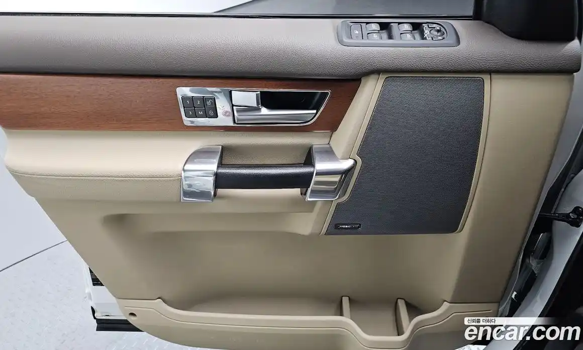 Land Rover Discovery 2015 3.0 Автомат в Москве № 295007, фото 19