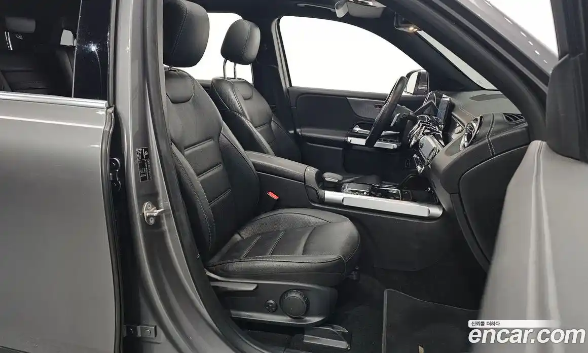 Mercedes-Benz EQB 2022 0.2 Автомат в Москве № 324968, фото 9