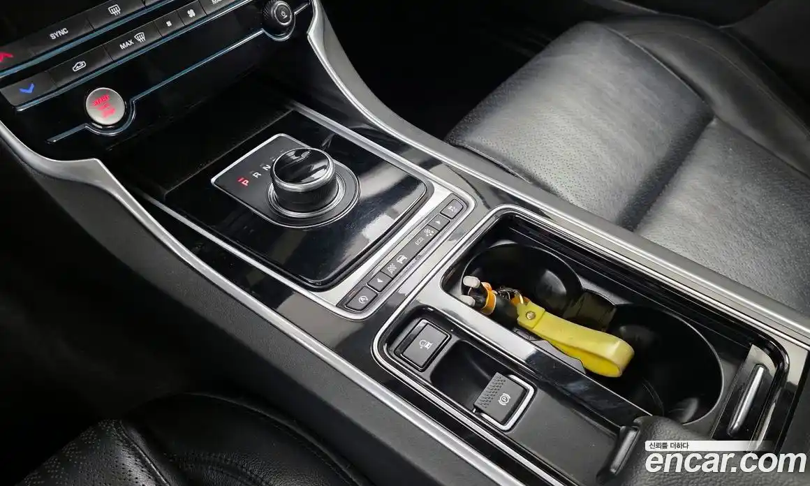 Jaguar XF 2017 2.0 Автомат в Москве № 331493, фото 12