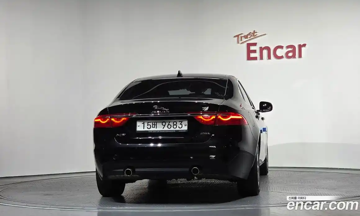 Jaguar XF 2017 2.0 Автомат в Москве № 331493, фото 14