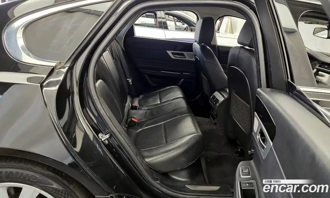 Jaguar XF 2017 2.0 Автомат в Москве № 331493, фото 15