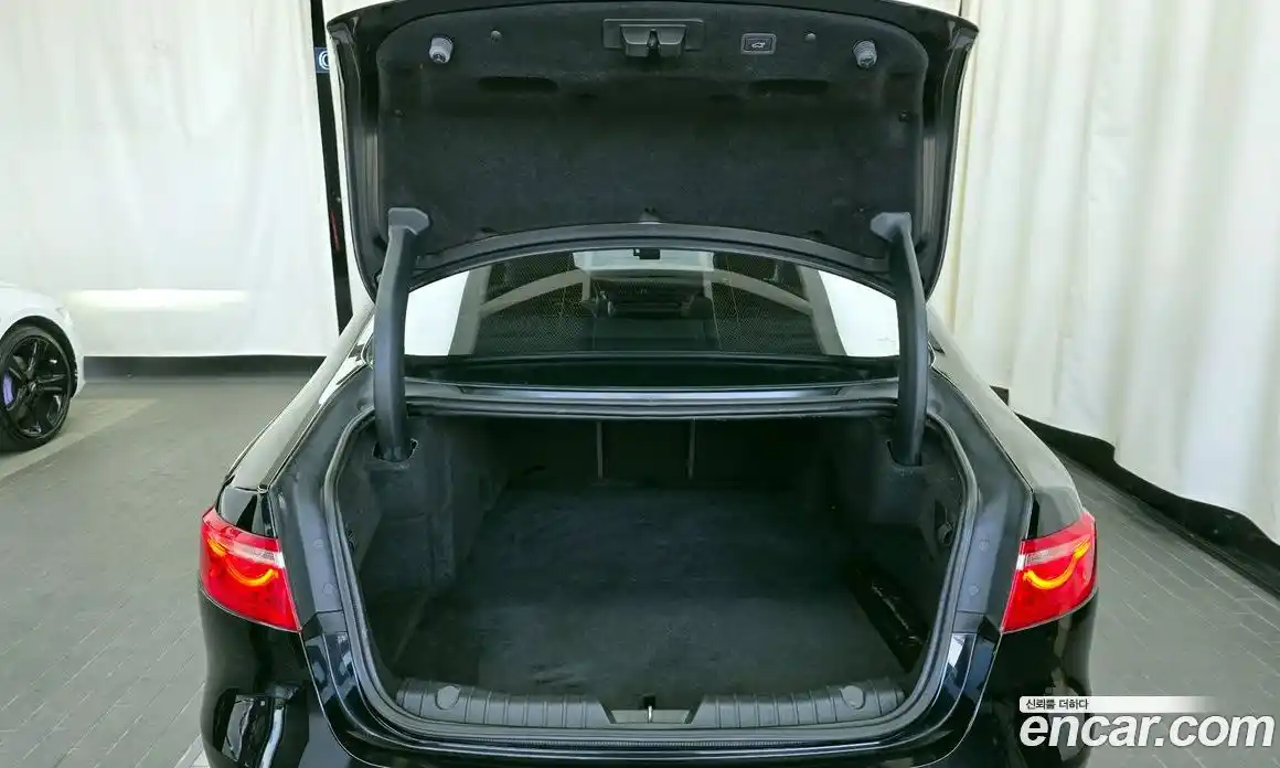Jaguar XF 2017 2.0 Автомат в Москве № 331493, фото 19