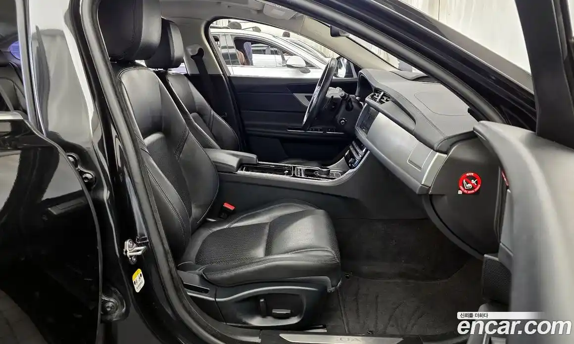 Jaguar XF 2017 2.0 Автомат в Москве № 331493, фото 5