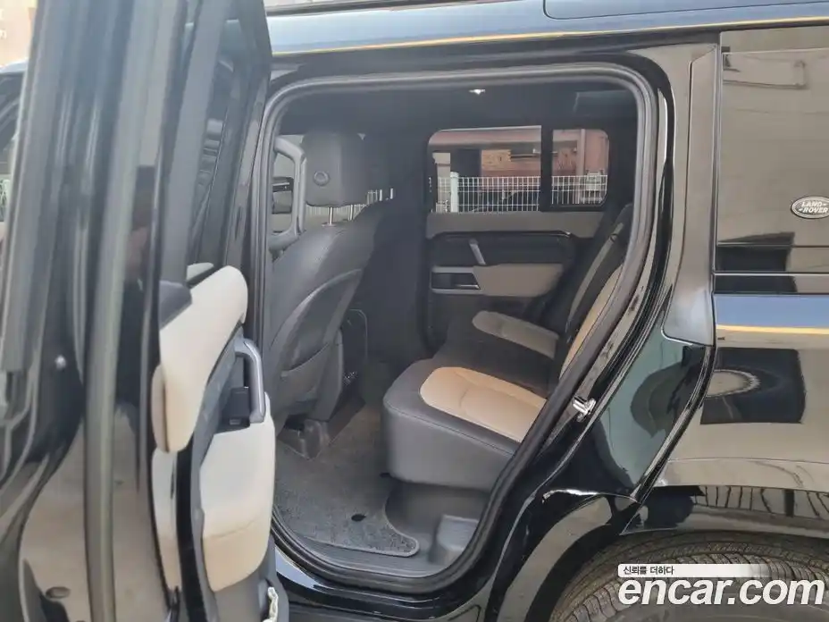 Land Rover Defender 2023 2.0 Автомат в Москве № 333216, фото 15