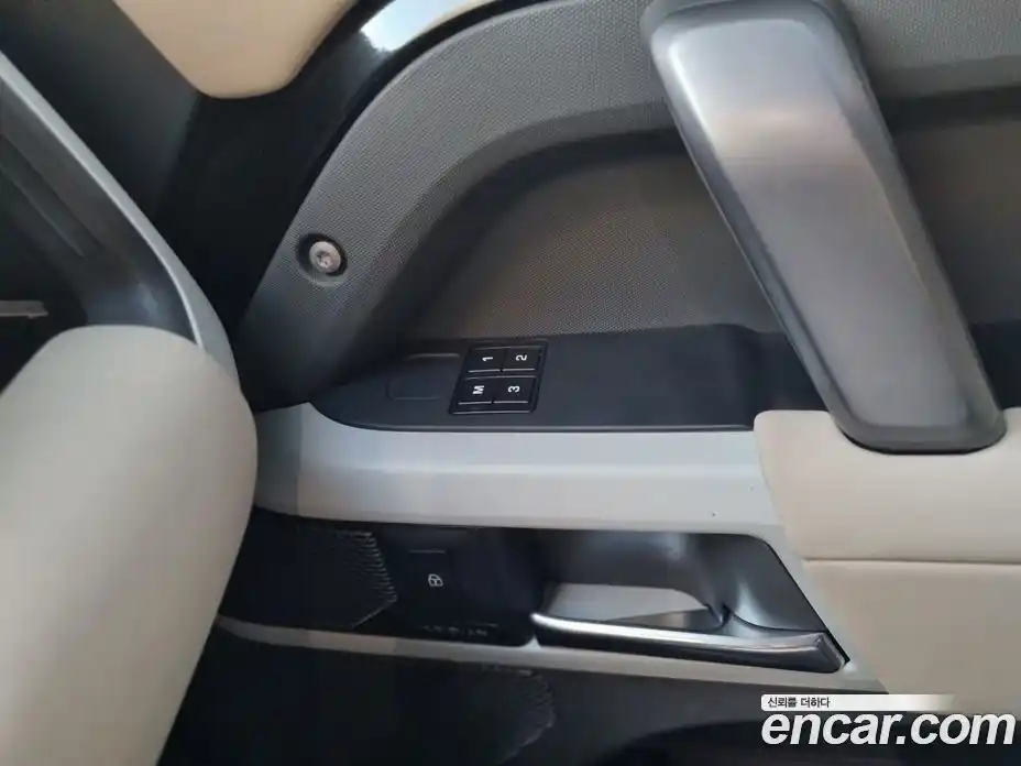 Land Rover Defender 2023 2.0 Автомат в Москве № 333216, фото 17