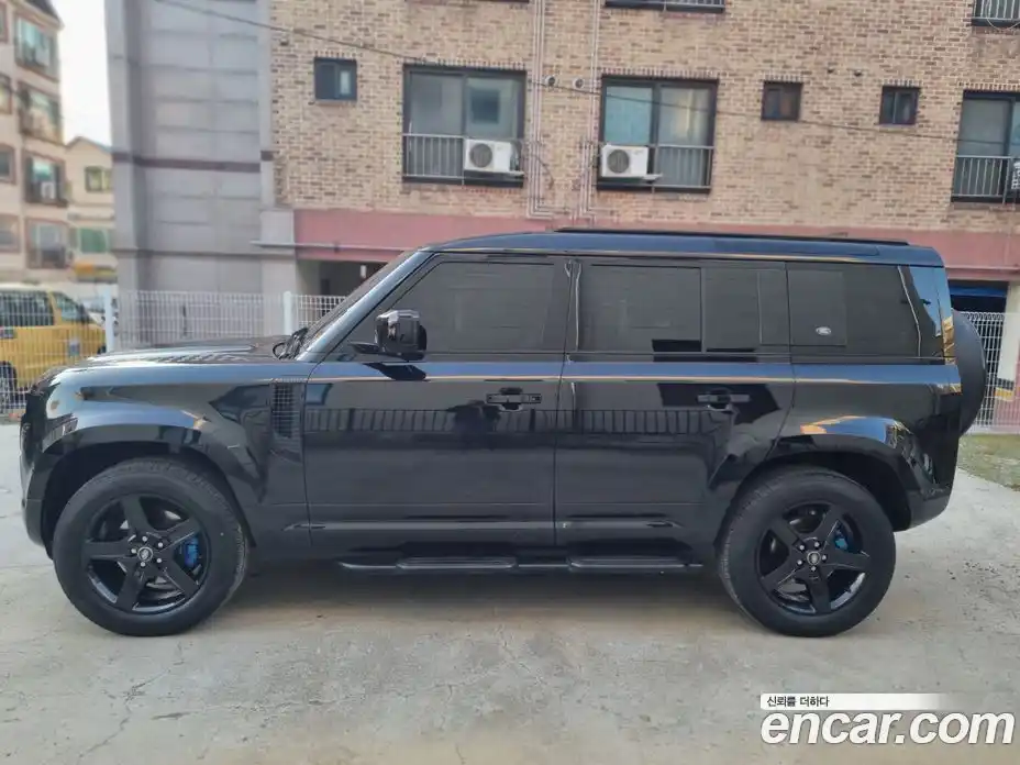 Land Rover Defender 2023 2.0 Автомат в Москве № 333216, фото 3