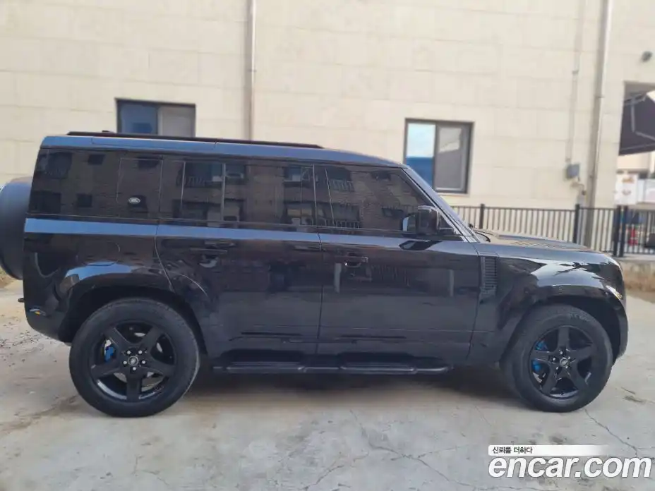 Land Rover Defender 2023 2.0 Автомат в Москве № 333216, фото 4