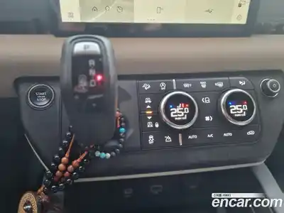 Land Rover Defender 2023 2.0 Автомат в Москве № 333216, миниатюра 9