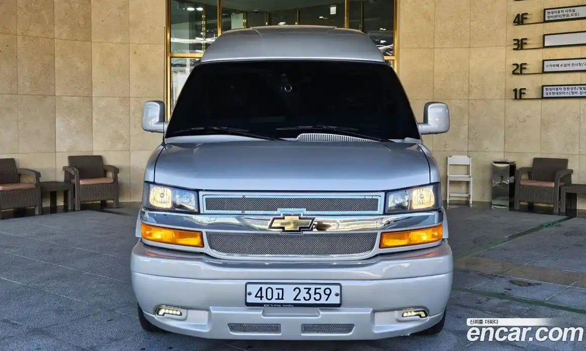 Chevrolet Express Van 2019 6.0 Автомат в Москве № 353819, фото 3
