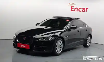 Jaguar XE, 2016