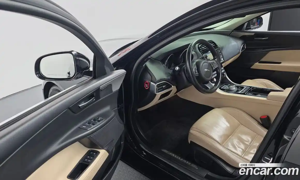 Jaguar XE 2016 2.0 Автомат в Москве № 385984, фото 12