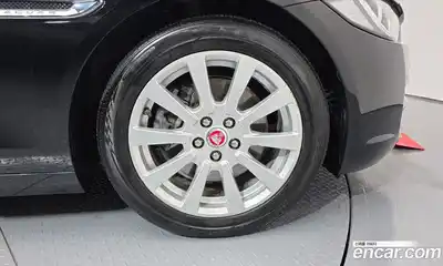 Jaguar XE 2016 2.0 Автомат в Москве № 385984, миниатюра 5