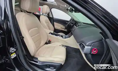 Jaguar XE 2016 2.0 Автомат в Москве № 385984, миниатюра 10