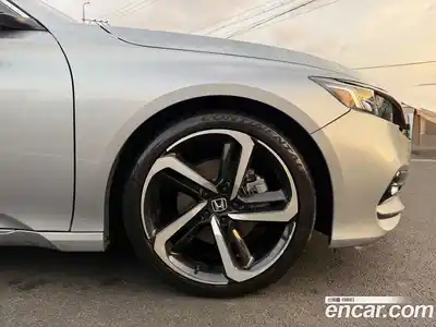Honda Accord 2018 2.0 Автомат в Москве № 402597, миниатюра 11