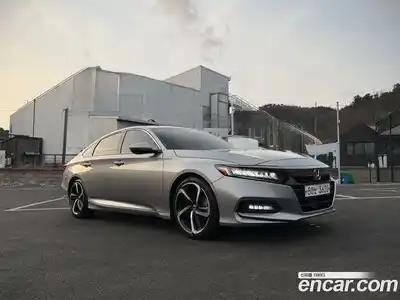 Honda Accord 2018 2.0 Автомат в Москве № 402597, миниатюра 4