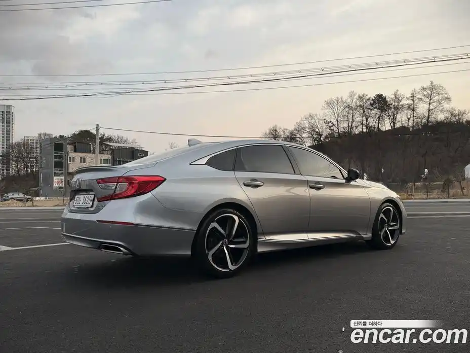 Honda Accord 2018 2.0 Автомат в Москве № 402597, фото 9