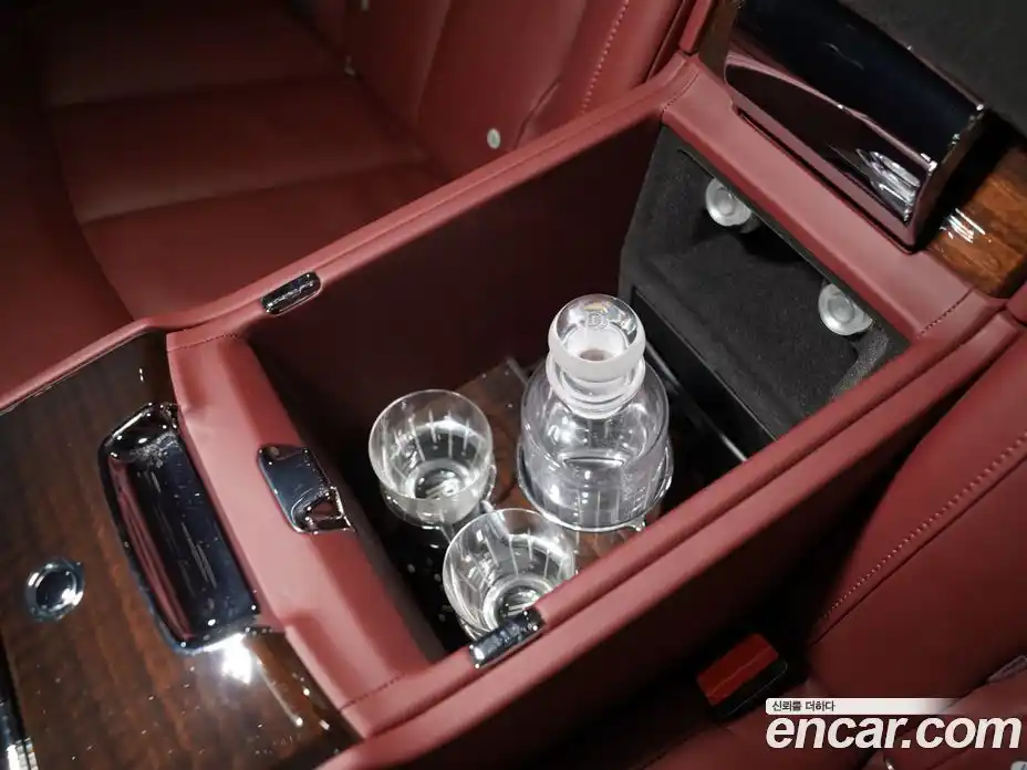 Rolls-Royce Phantom 2022 6.7 Автомат в Москве № 407374, фото 18