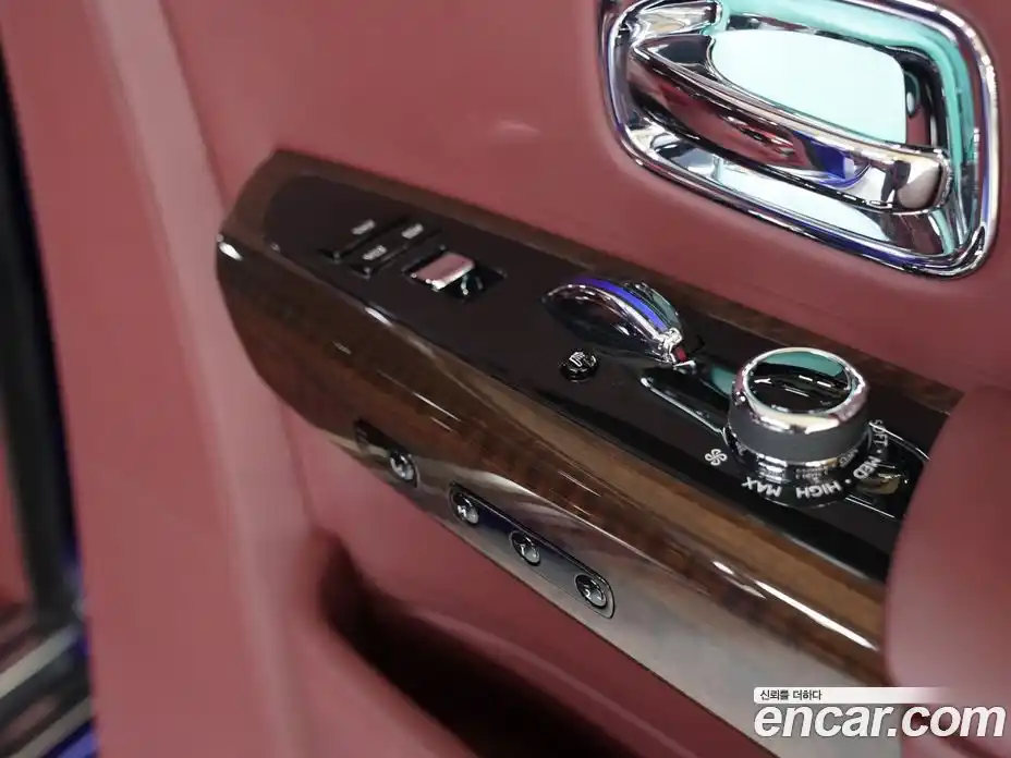 Rolls-Royce Phantom 2022 6.7 Автомат в Москве № 407374, фото 19