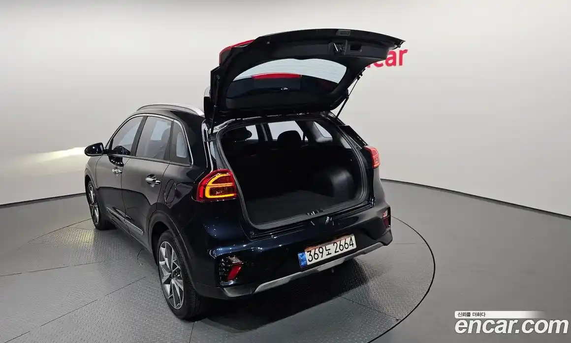 Kia Niro 2022 1.6 Автомат в Москве № 418519, фото 20