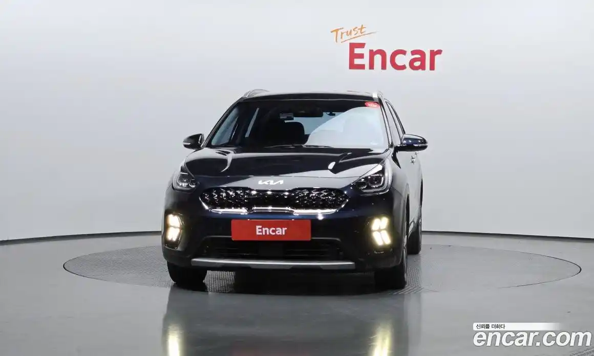 Kia Niro 2022 1.6 Автомат в Москве № 418519, фото 3